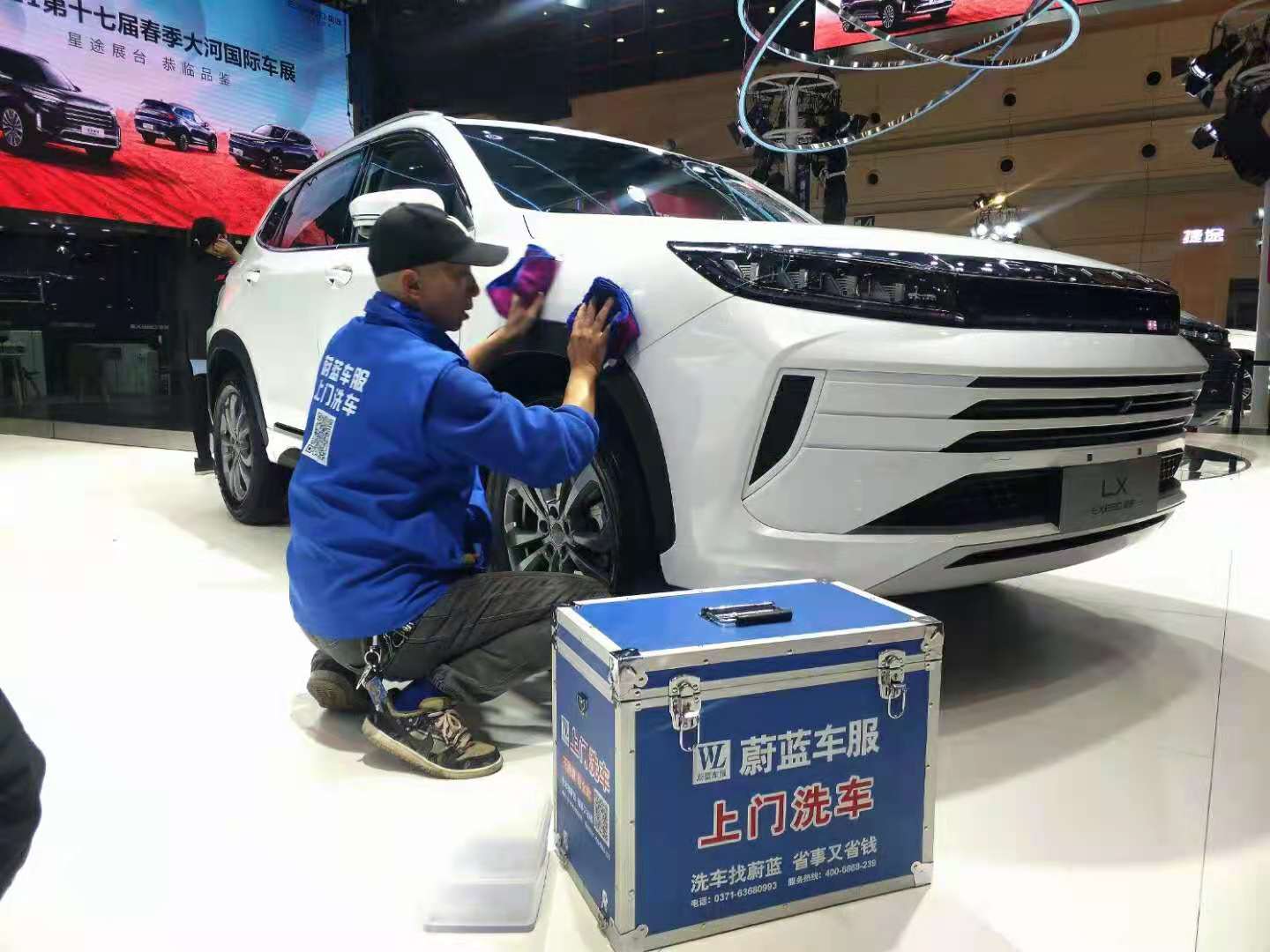 上門洗車,打蠟新優(yōu)勢-蔚藍(lán)車服告訴你汽車為什么要打蠟！